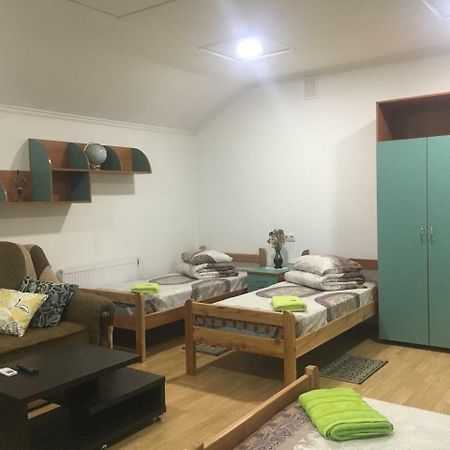 Alekselena Hotel Malekhuv Екстериор снимка