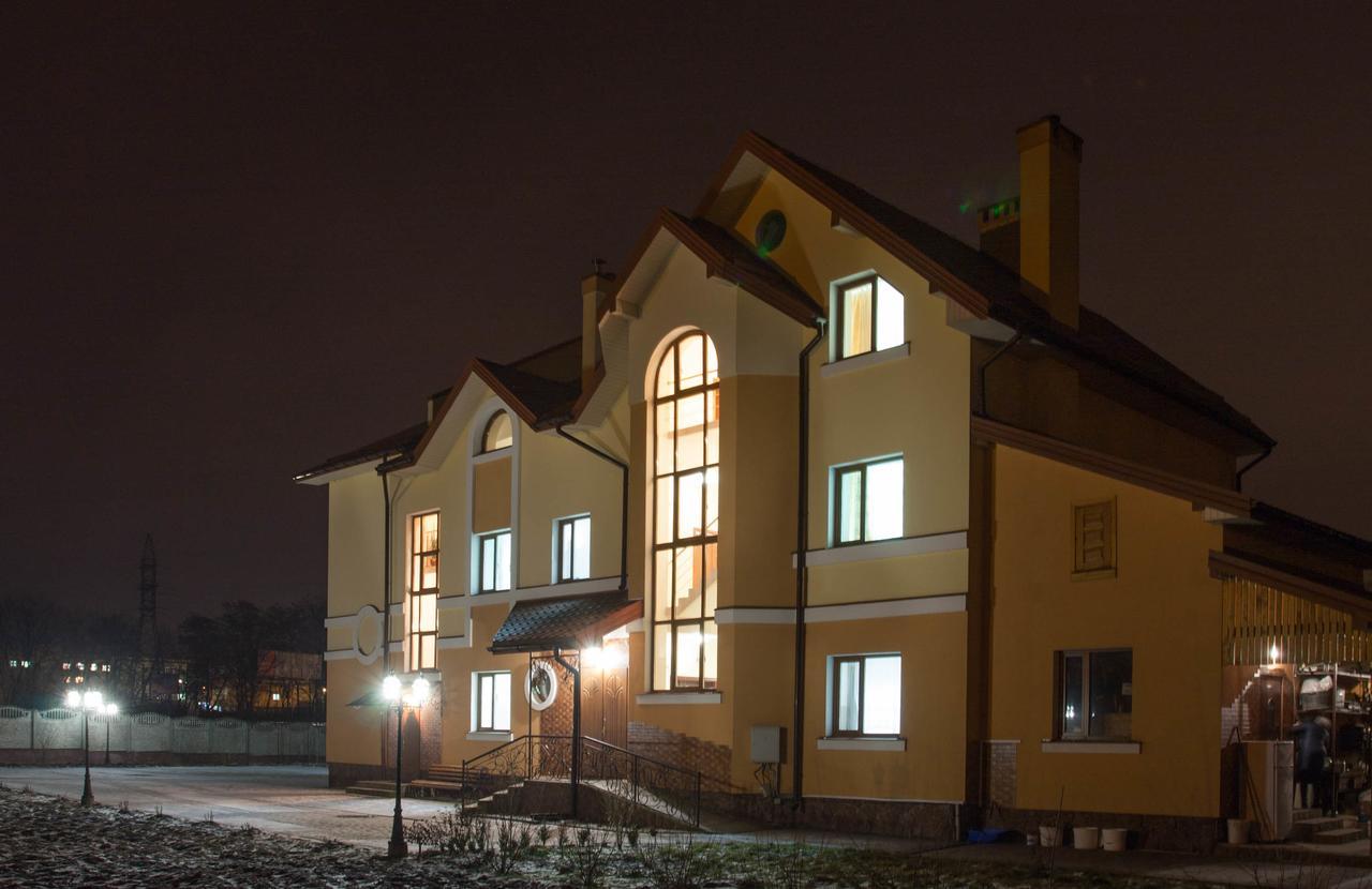 Alekselena Hotel Malekhuv Екстериор снимка