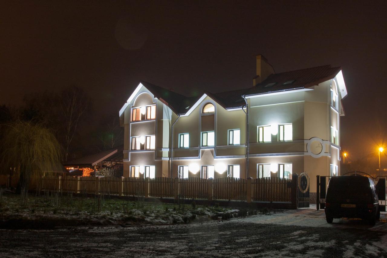Alekselena Hotel Malekhuv Екстериор снимка