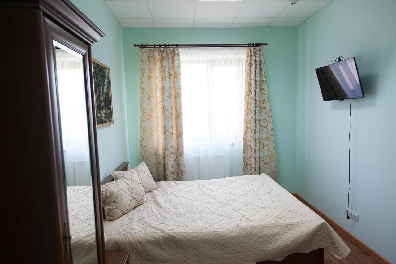 Alekselena Hotel Malekhuv Екстериор снимка
