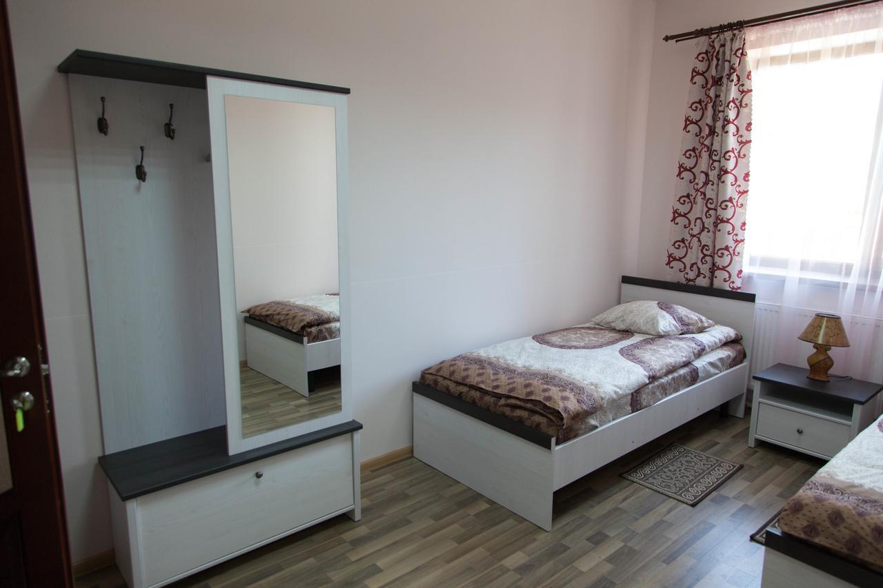 Alekselena Hotel Malekhuv Екстериор снимка