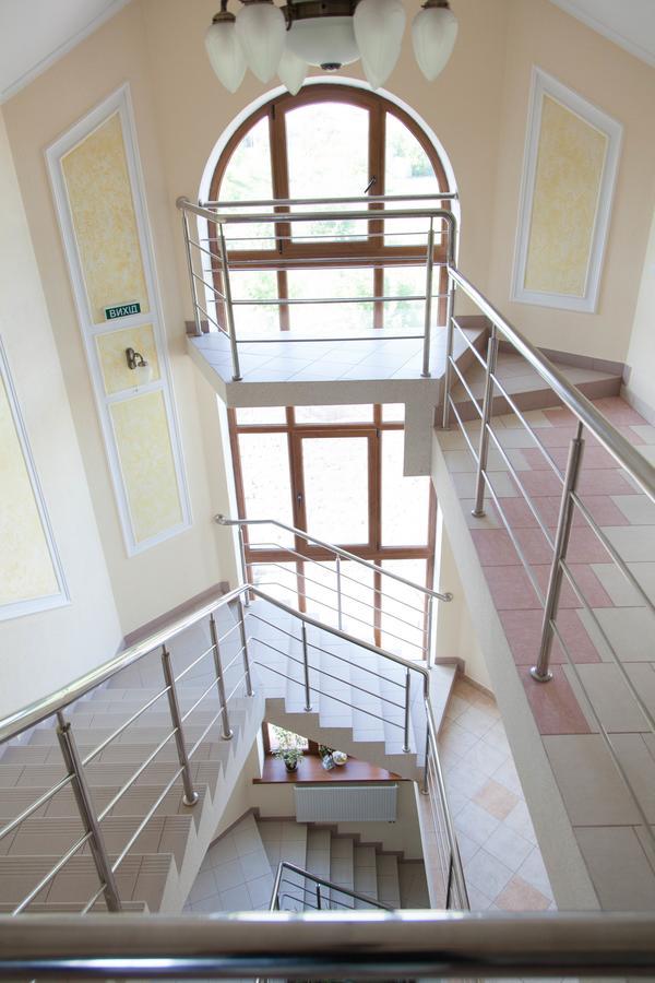 Alekselena Hotel Malekhuv Екстериор снимка