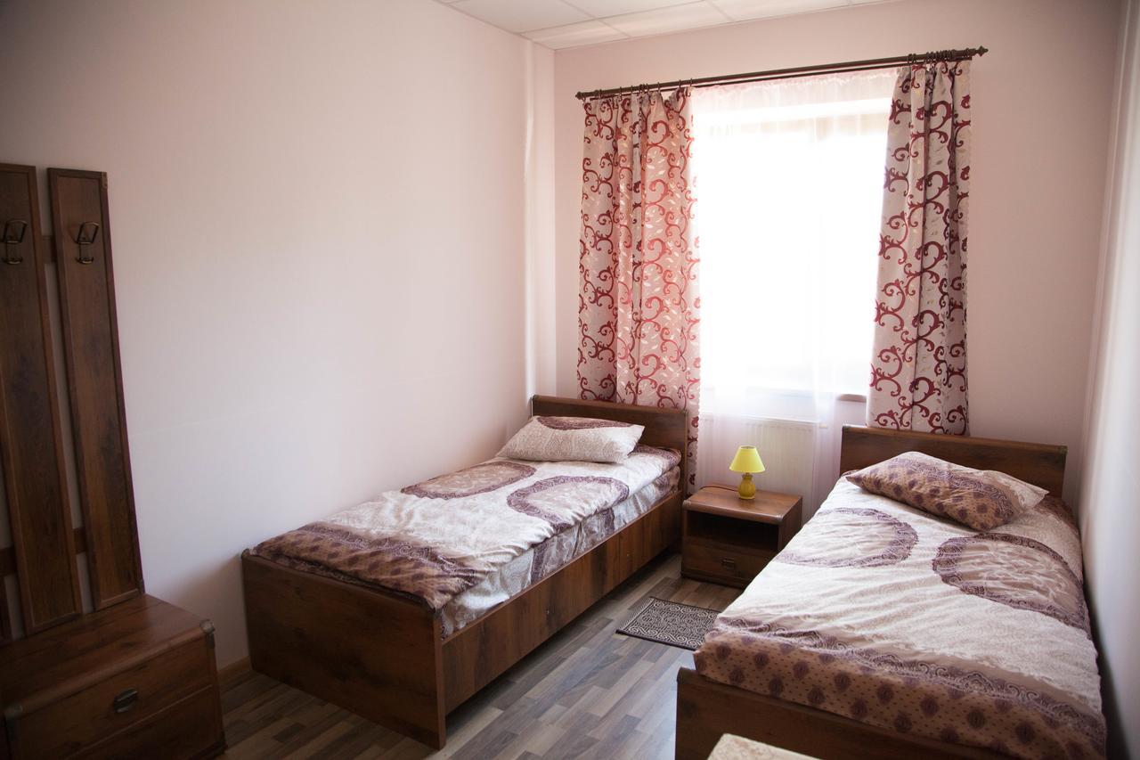 Alekselena Hotel Malekhuv Екстериор снимка