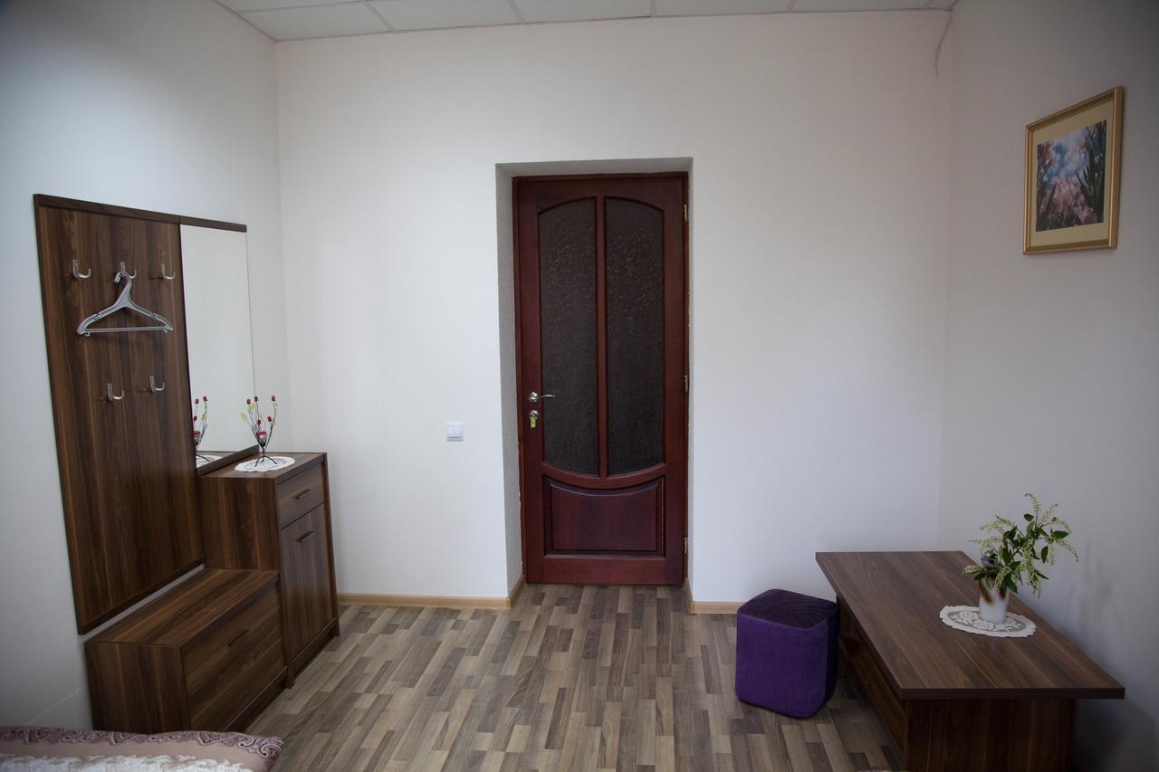 Alekselena Hotel Malekhuv Екстериор снимка