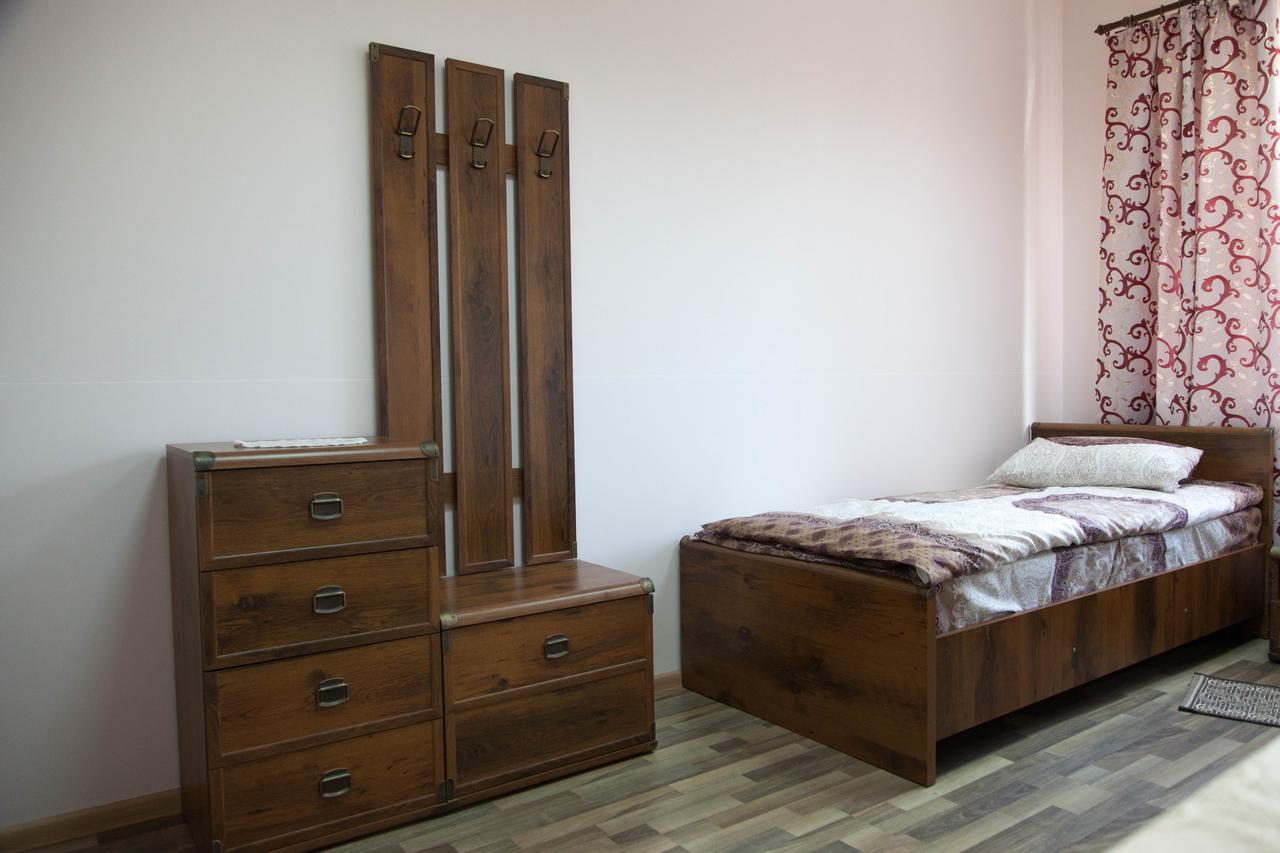 Alekselena Hotel Malekhuv Екстериор снимка