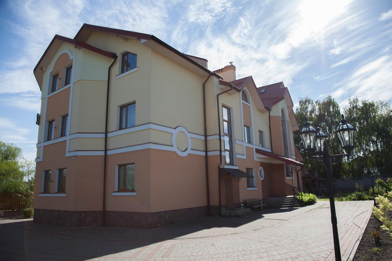 Alekselena Hotel Malekhuv Екстериор снимка