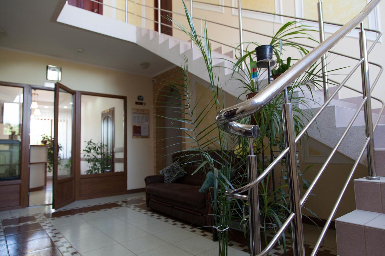 Alekselena Hotel Malekhuv Екстериор снимка