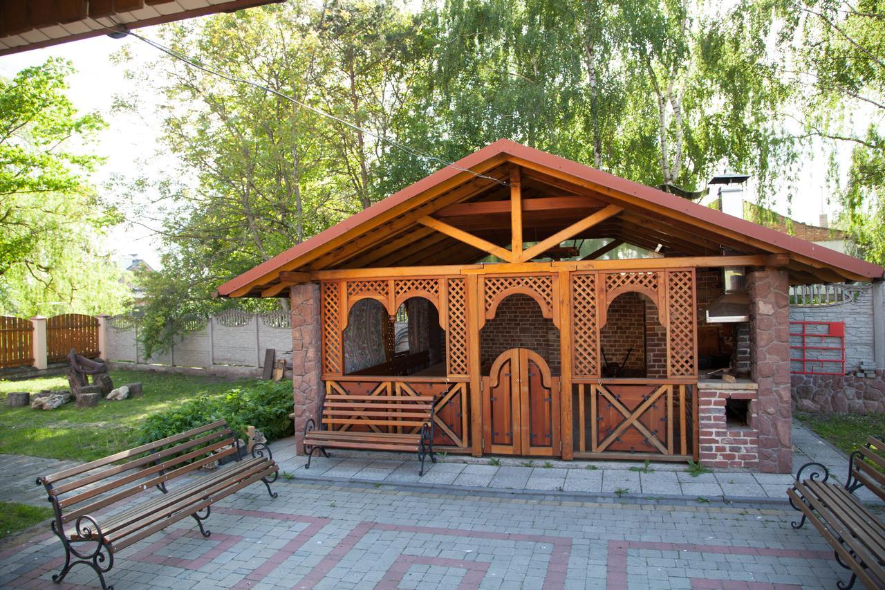 Alekselena Hotel Malekhuv Екстериор снимка