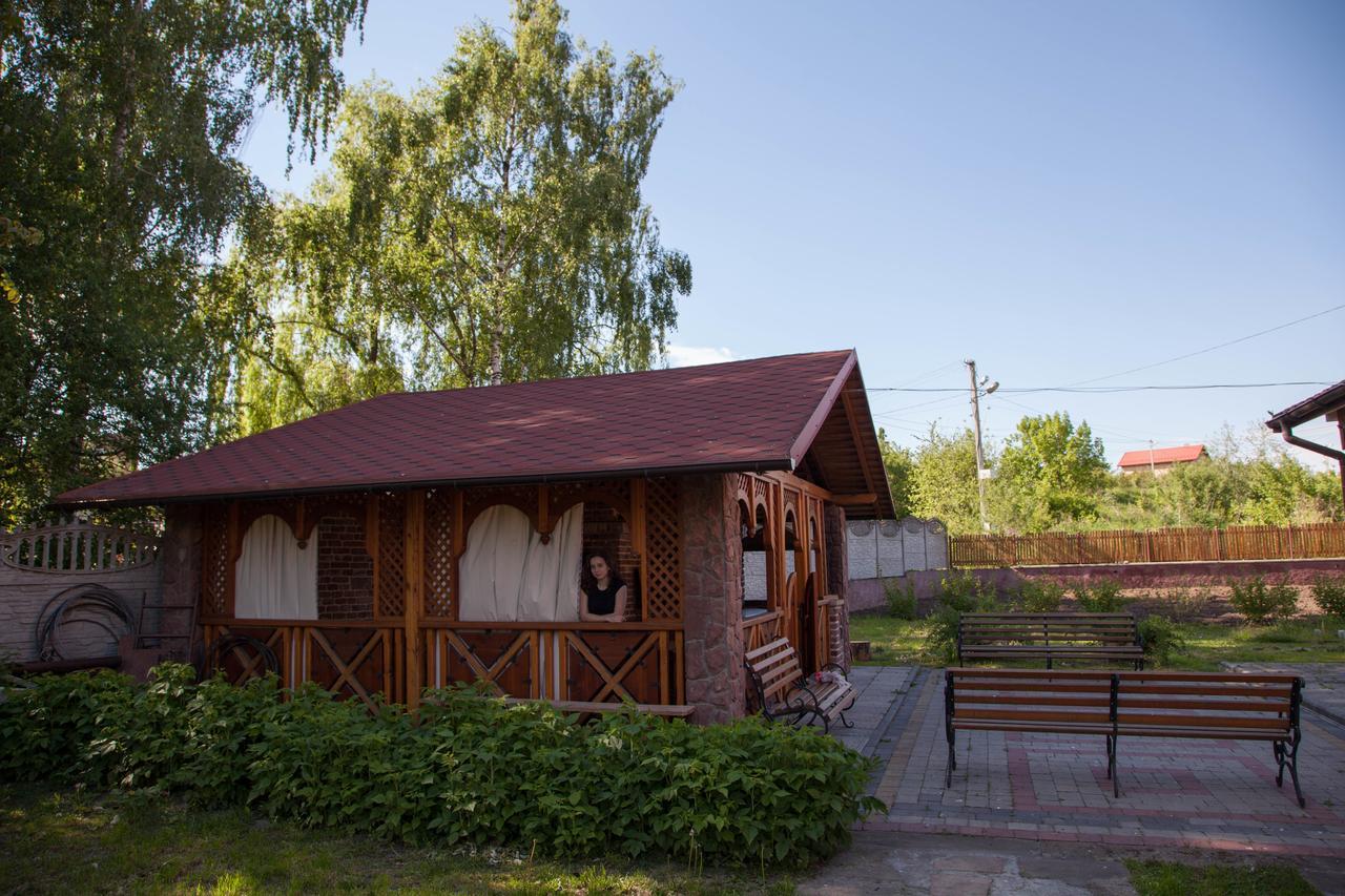 Alekselena Hotel Malekhuv Екстериор снимка
