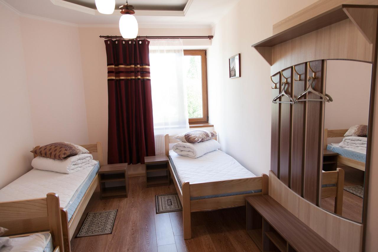 Alekselena Hotel Malekhuv Екстериор снимка