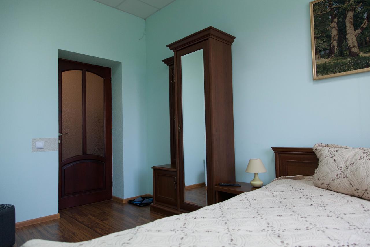 Alekselena Hotel Malekhuv Екстериор снимка