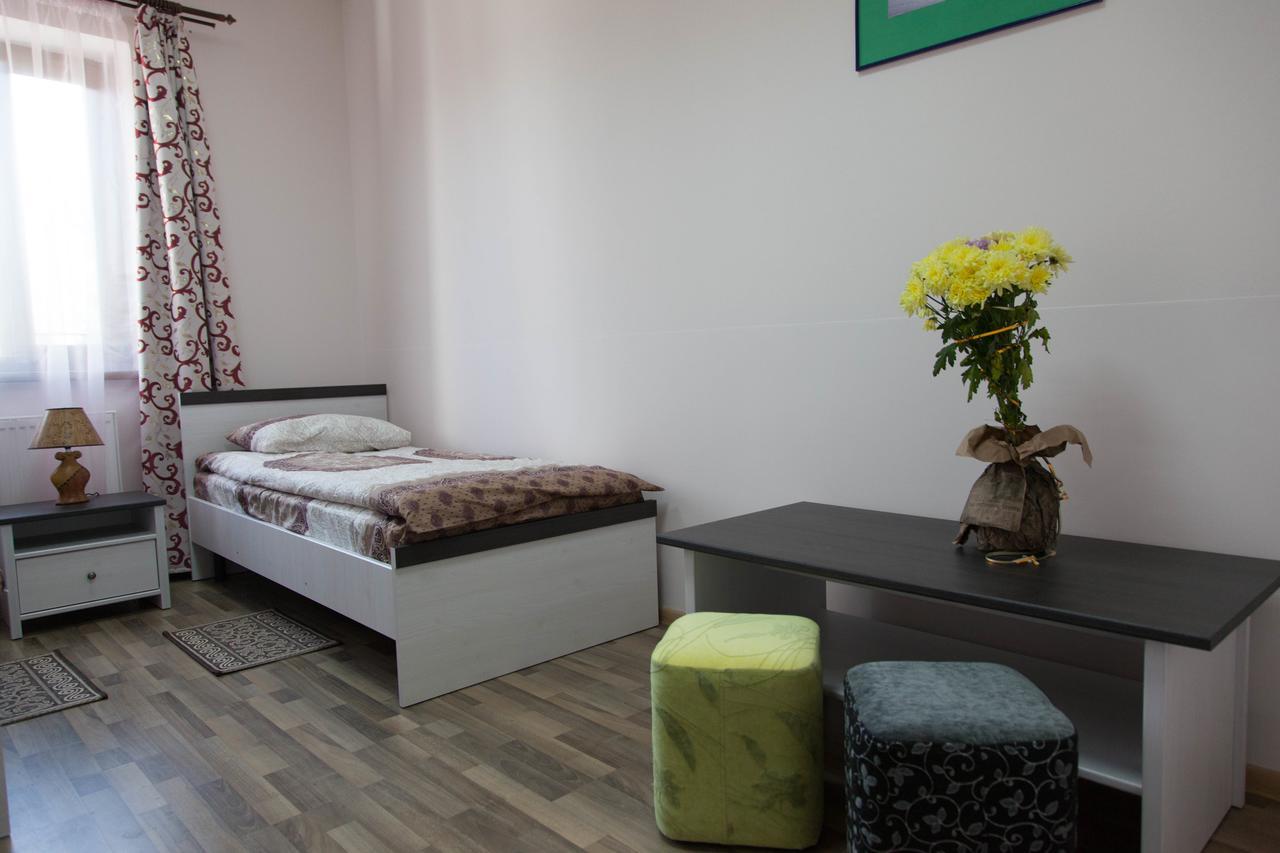 Alekselena Hotel Malekhuv Екстериор снимка
