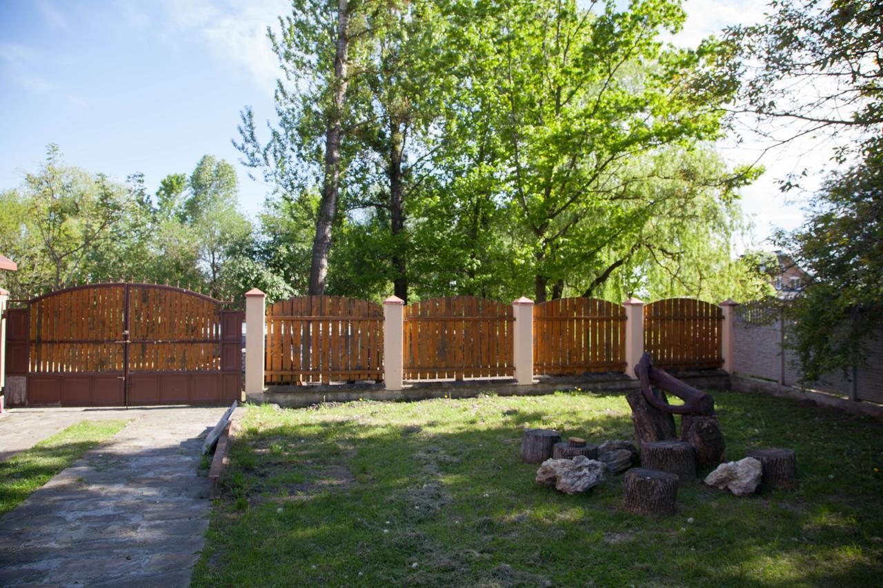 Alekselena Hotel Malekhuv Екстериор снимка