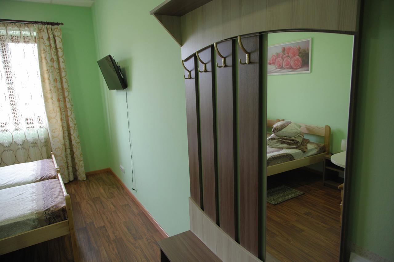 Alekselena Hotel Malekhuv Екстериор снимка