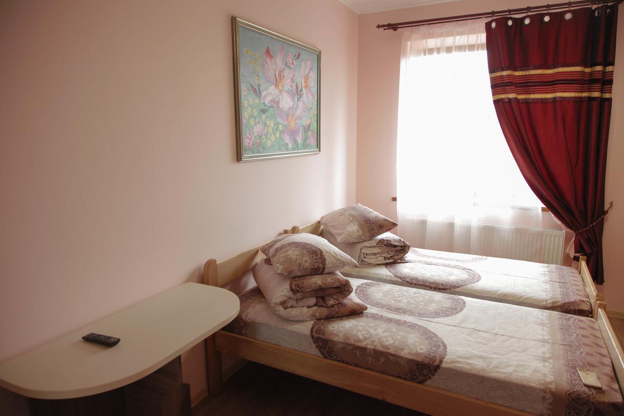 Alekselena Hotel Malekhuv Екстериор снимка
