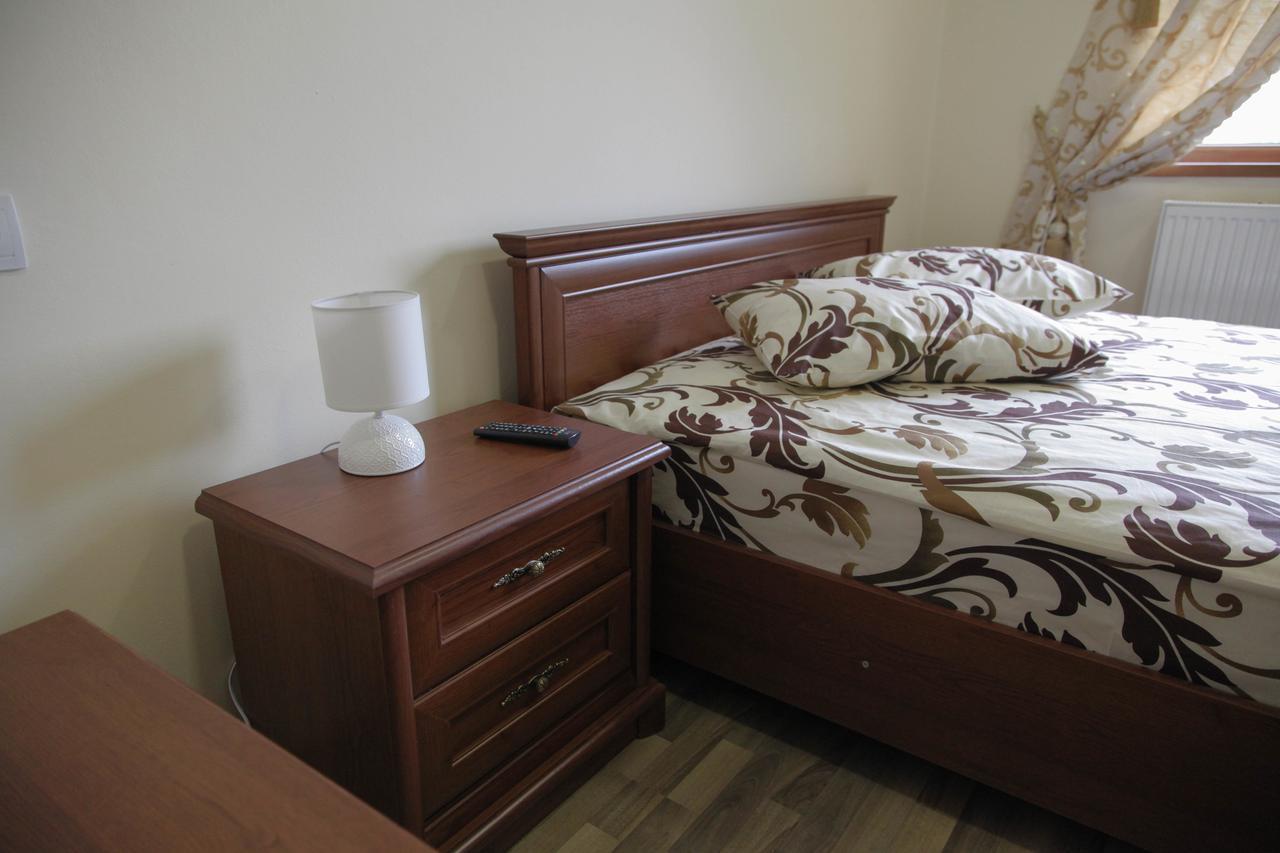 Alekselena Hotel Malekhuv Екстериор снимка