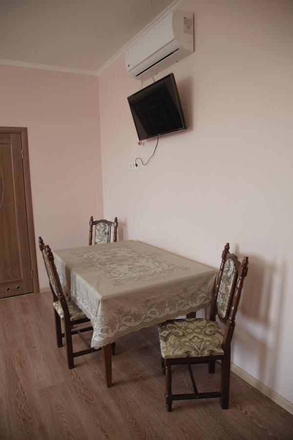 Alekselena Hotel Malekhuv Екстериор снимка