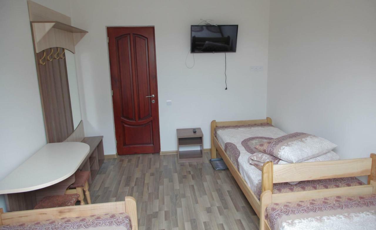 Alekselena Hotel Malekhuv Екстериор снимка