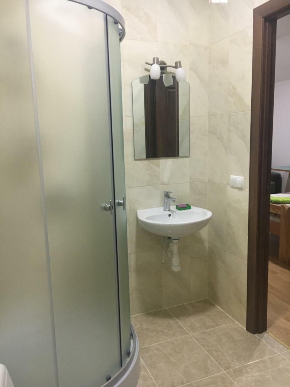 Alekselena Hotel Malekhuv Екстериор снимка